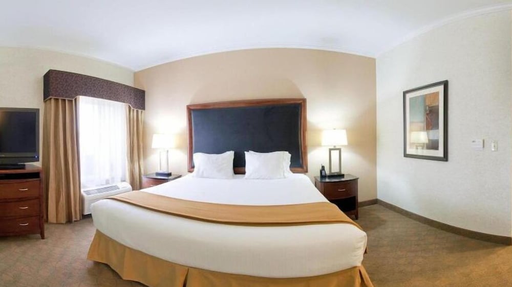 Holiday Inn Express Hotel And Suites Lufkin South 30/68