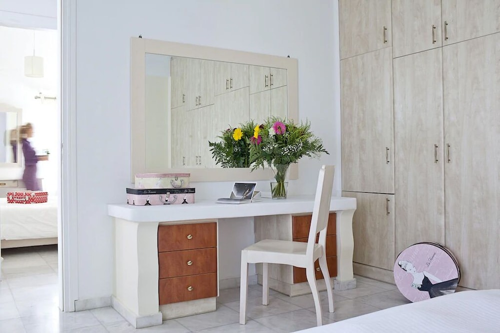 La Maison Luxurious Living 2/32
