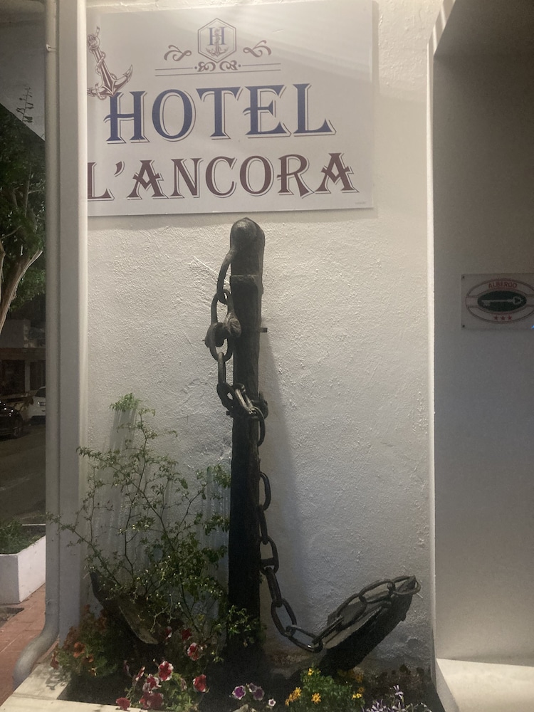 Hotel L'ancora 15/50