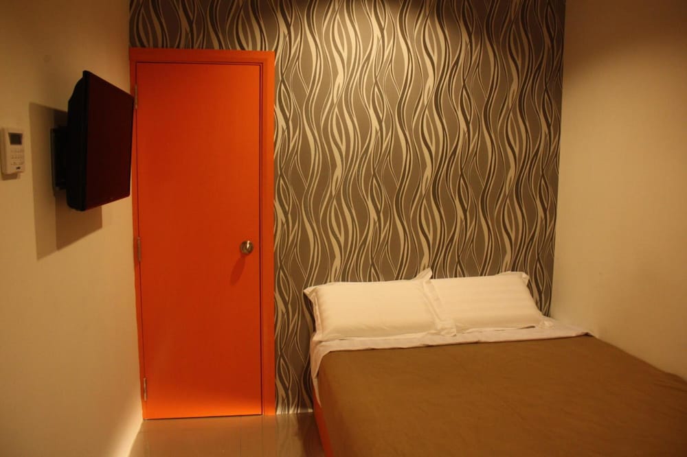 1 Hotel Taman Connaught 20/58