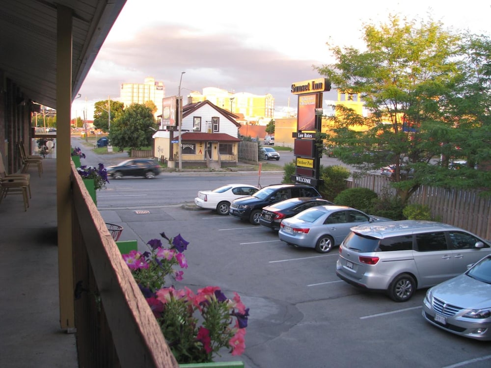 Sunset Inn 38/50