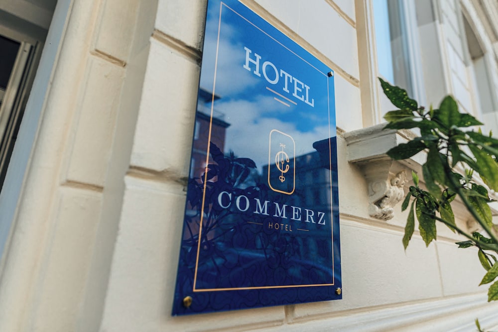 Centrum Hotel Commerz am Bhf Hamburg Altona 5/50