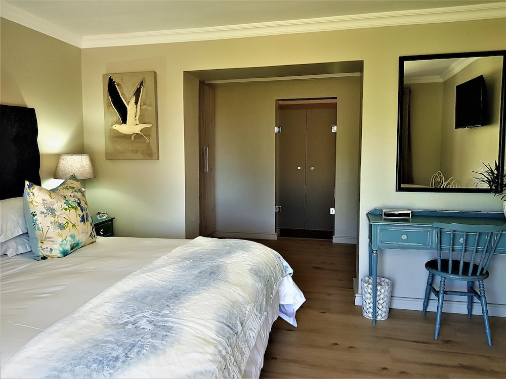 Four Palms Accommodation 15/64
