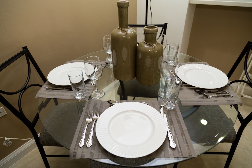 Executive Suites At The Bromptons 32/32