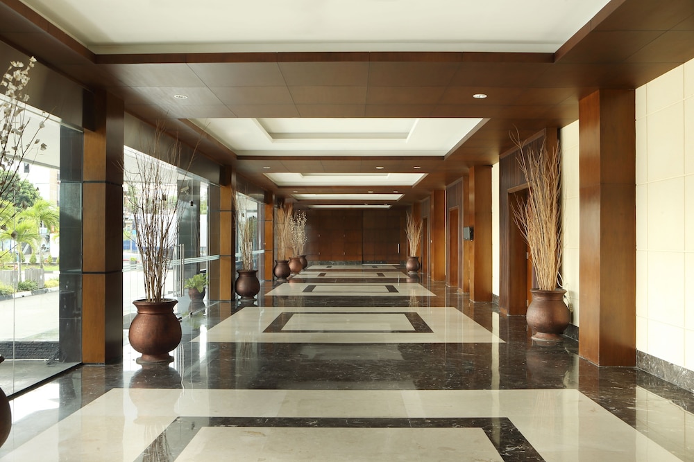 IBIS BALIKPAPAN 23/66