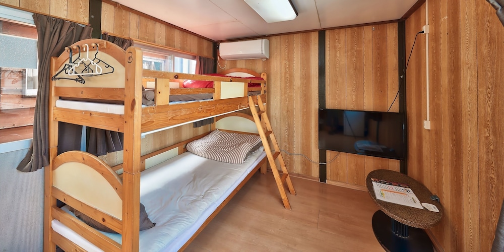 3 BEDROOMS, FAMILY, QUADRUPLE