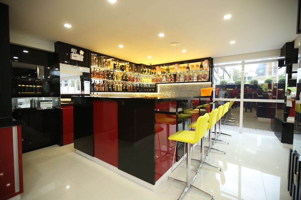 Holiday And Business Hotel 44/50