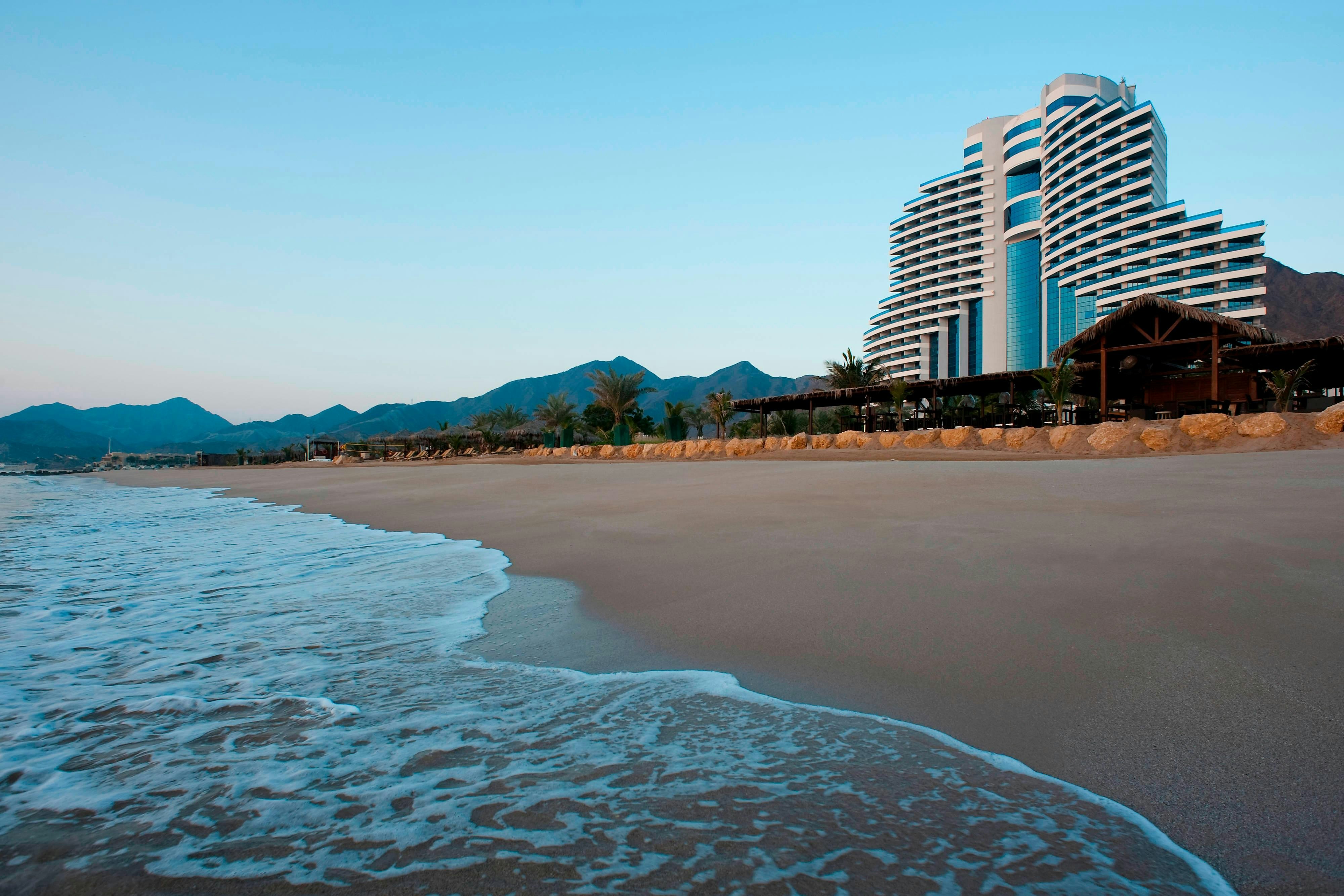 Le Meridien Al Aqah Beach Resort 58/65