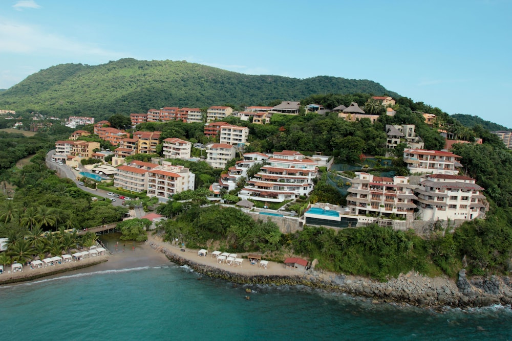 Pacifica Resort Ixtapa 61/72