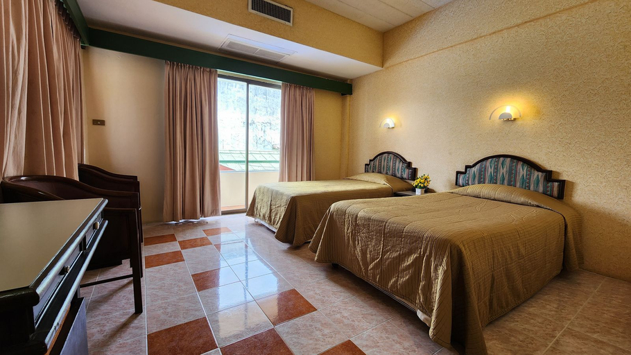 Standard, Twin Beds, Standard Building