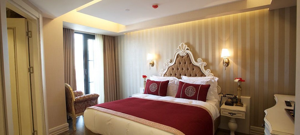 ANTHEMIS HOTEL 32/71