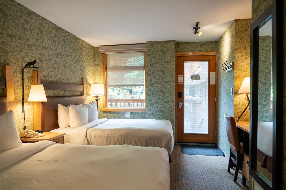 ROOM, 2 DOUBLE BEDS