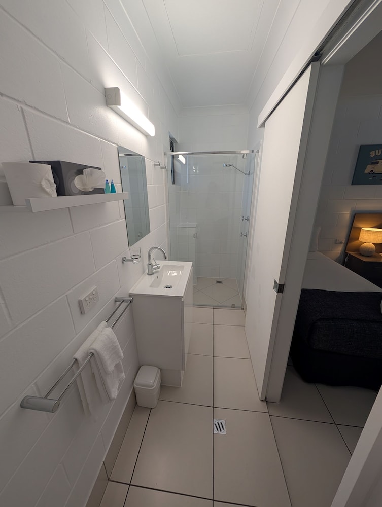 Moffat Beach Motel 62/62