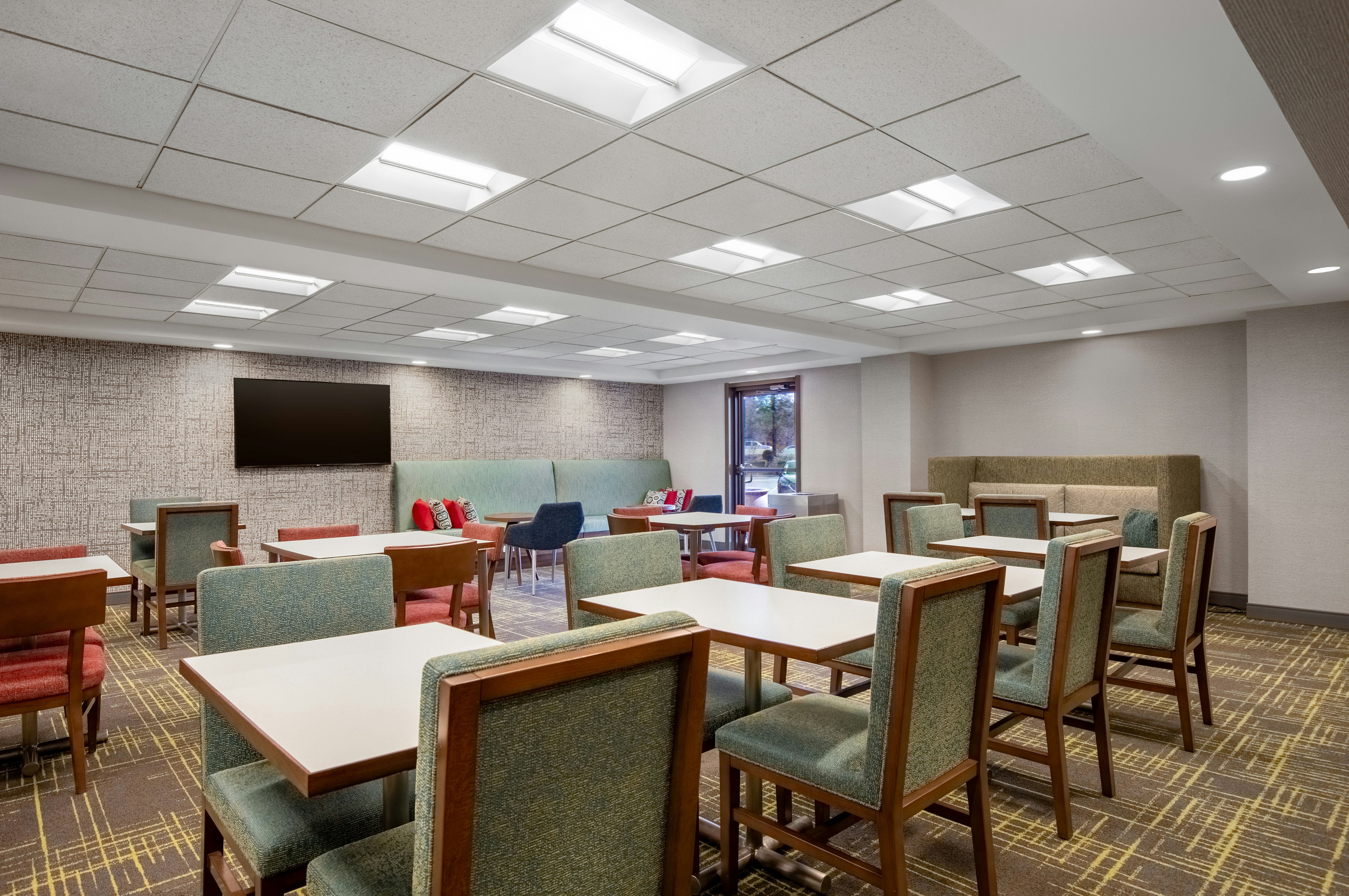 Hampton Inn Brookhaven Long Island 56/63