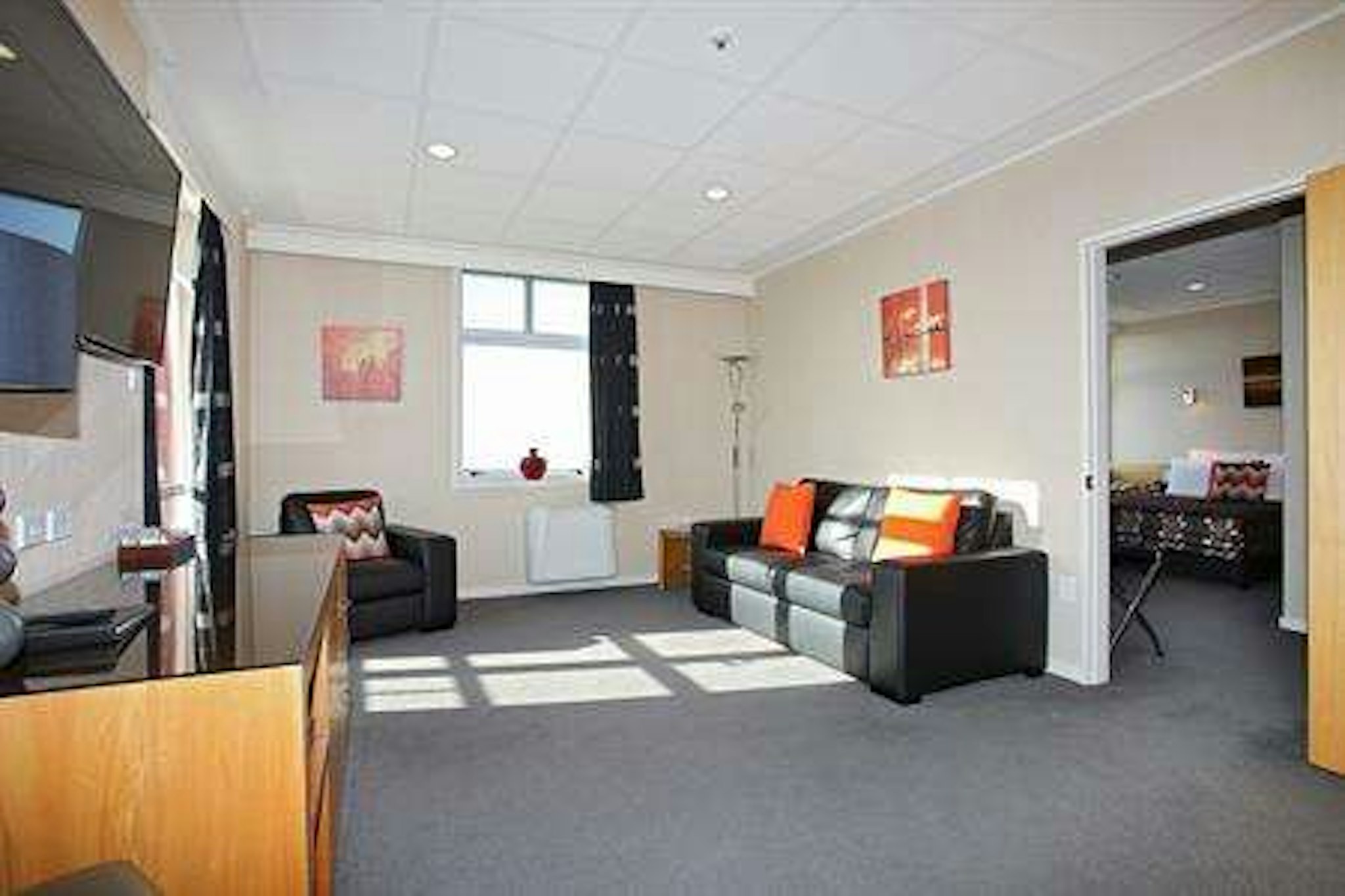 Kelvin Hotel 26/32