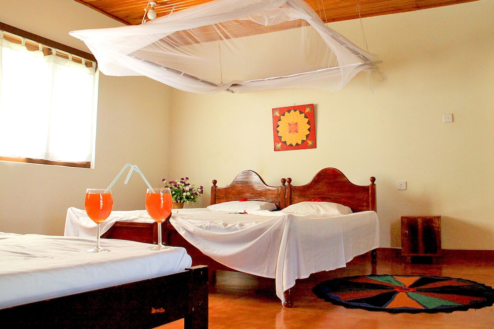Nilaveli Crystal Blue Hotel 7/26