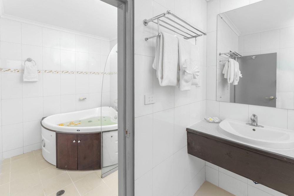 Trans International Hotel 36/37