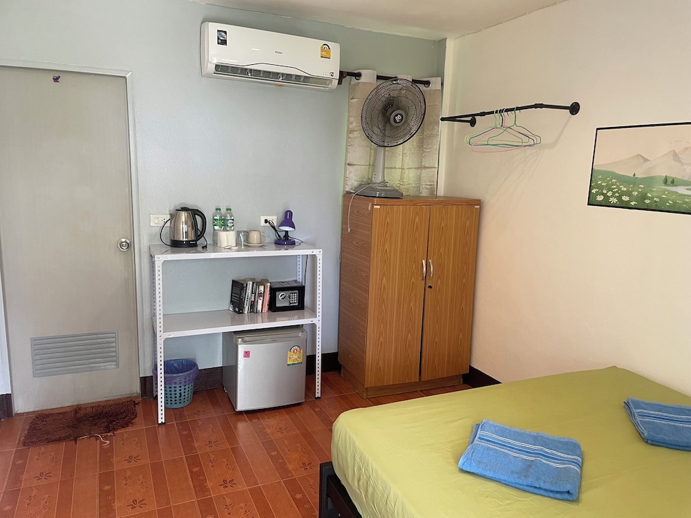 Lonely Beach Resort 30/50