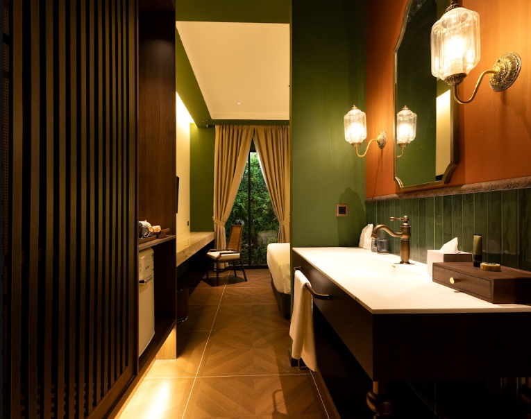 The Seven Stars Hotel 30/48