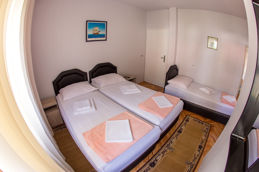 Guest House Blue Coast 22/63