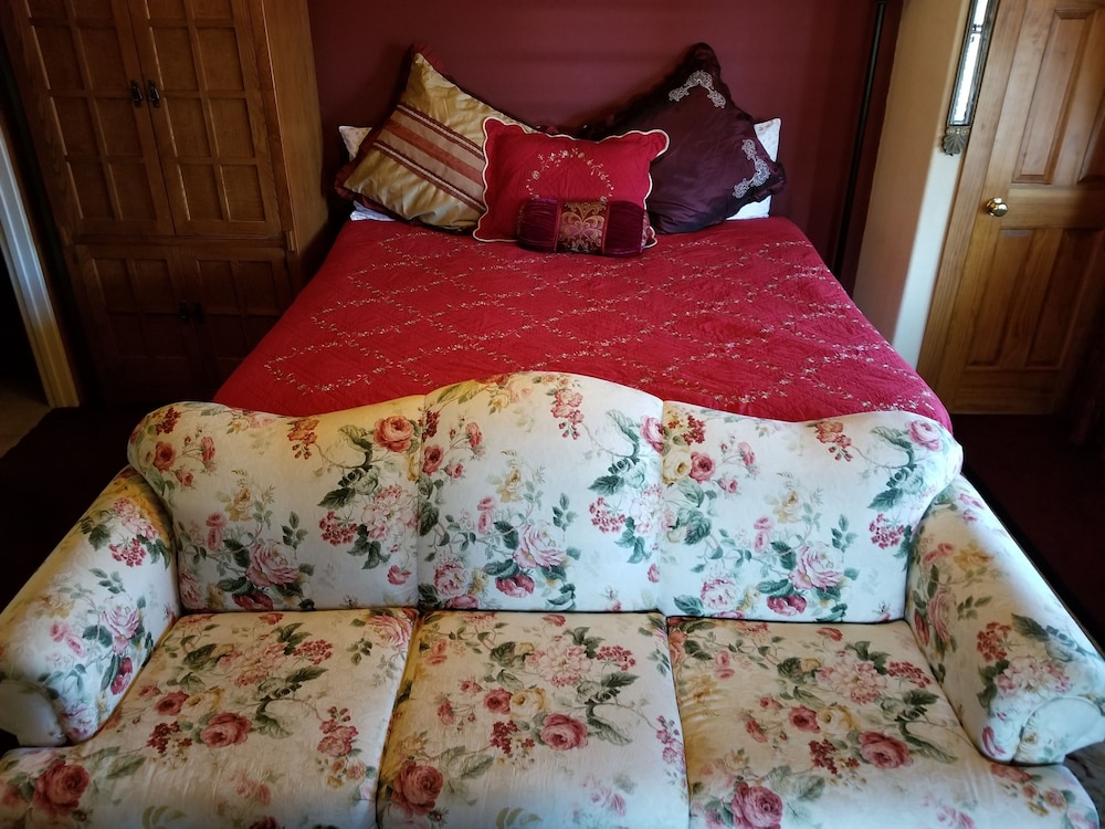 Valentine, King Bed