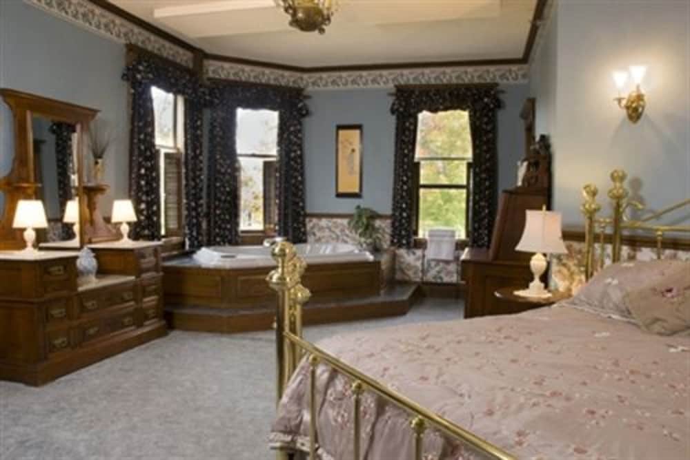 Old Rittenhouse Inn 32/50