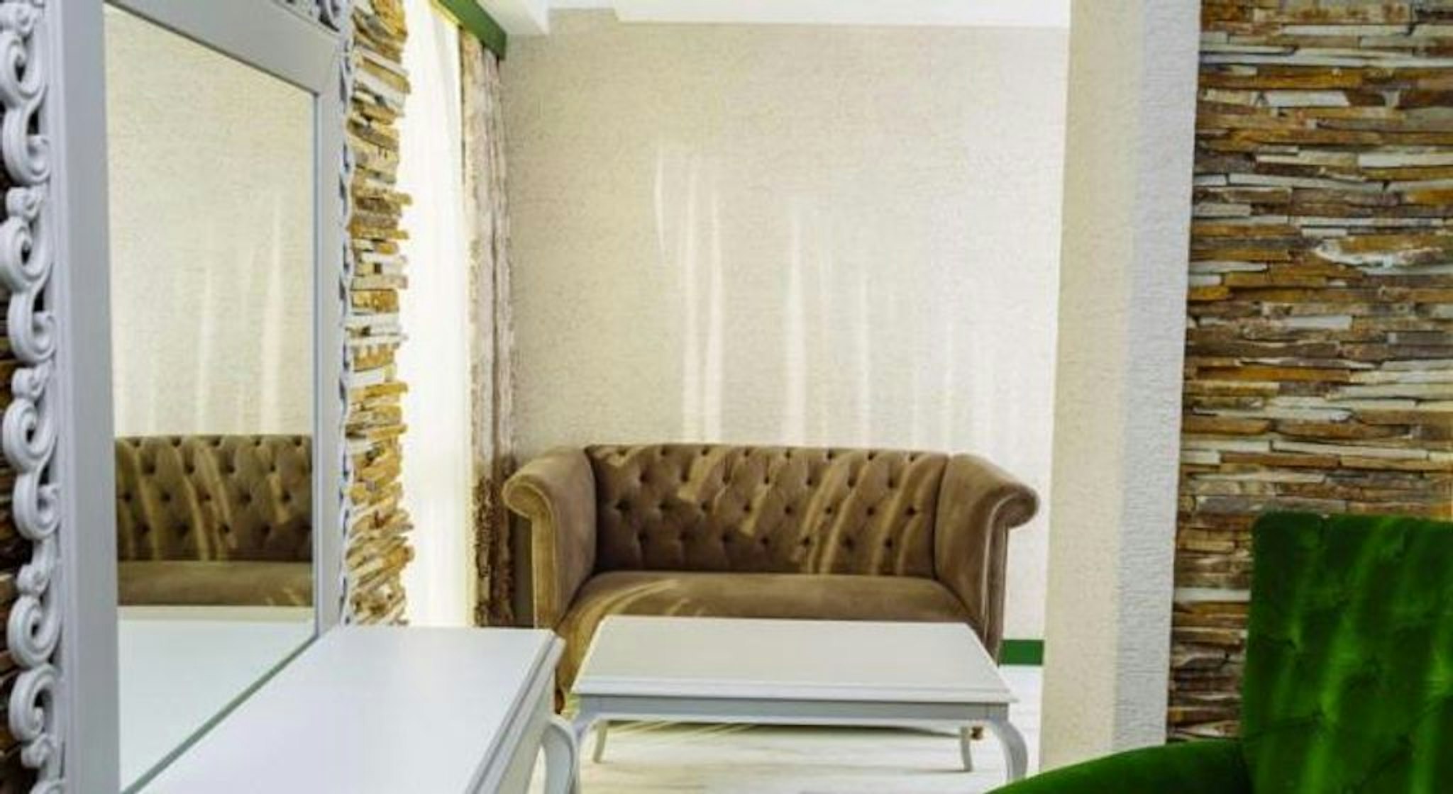 PASAPORT PIER HOTEL 44/79