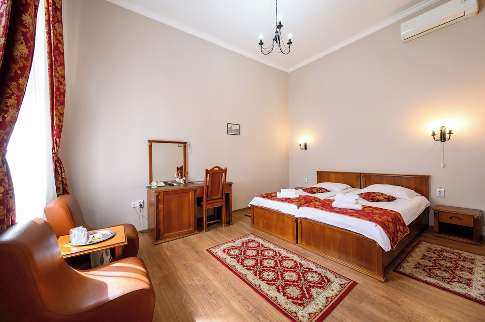 Hotel Transilvania 11/28