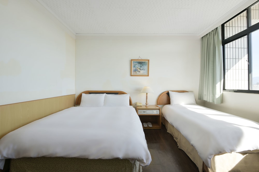 1 BEDROOM, SUPERIOR, TRIPLE