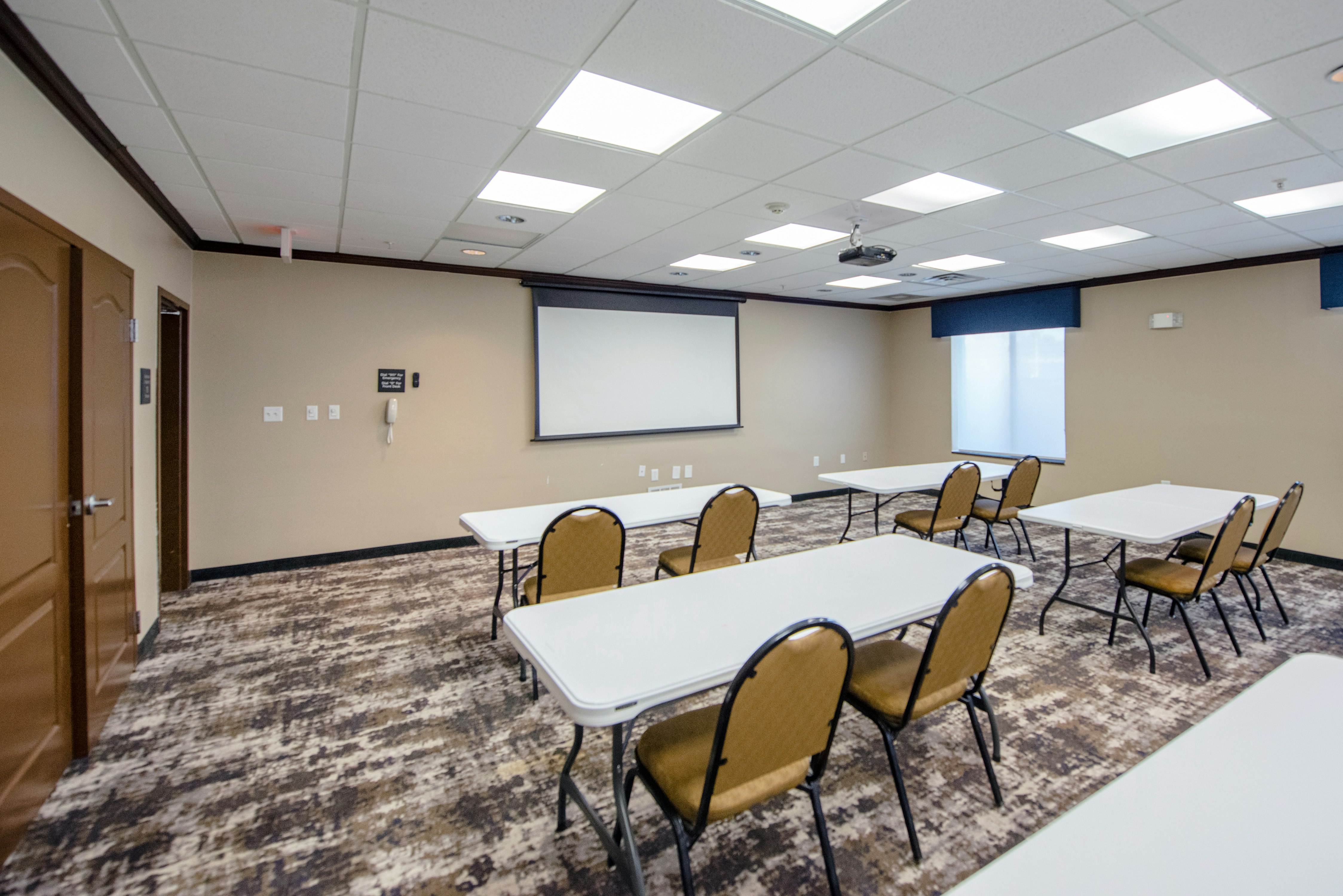 Hampton Inn and Suites Port Arthur, TX 38/47