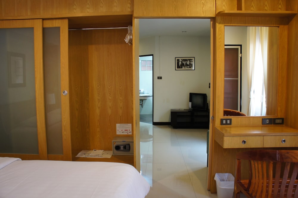 Ratchadamnoen Residence 39/75