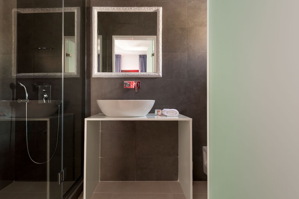 MAR N MAR CROWN SANTORINI HOTEL AND SUITES 19/48