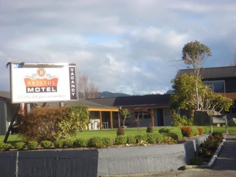 Bristol Motel 3/43