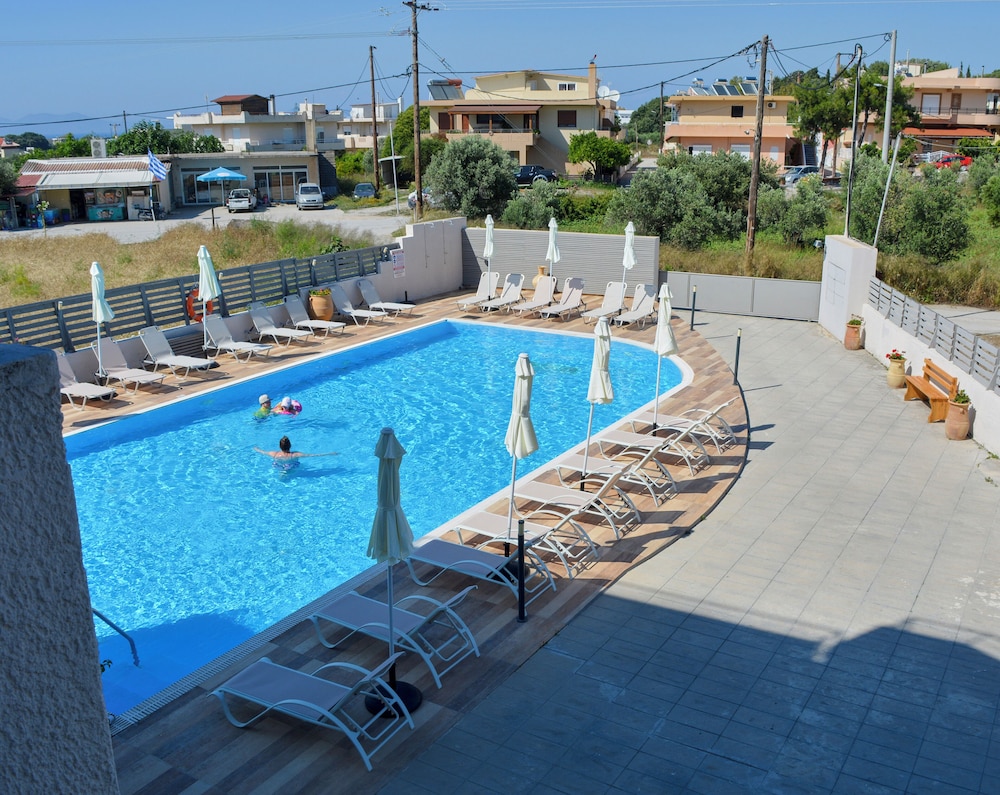 Ivory Serenity Hotel 64/70