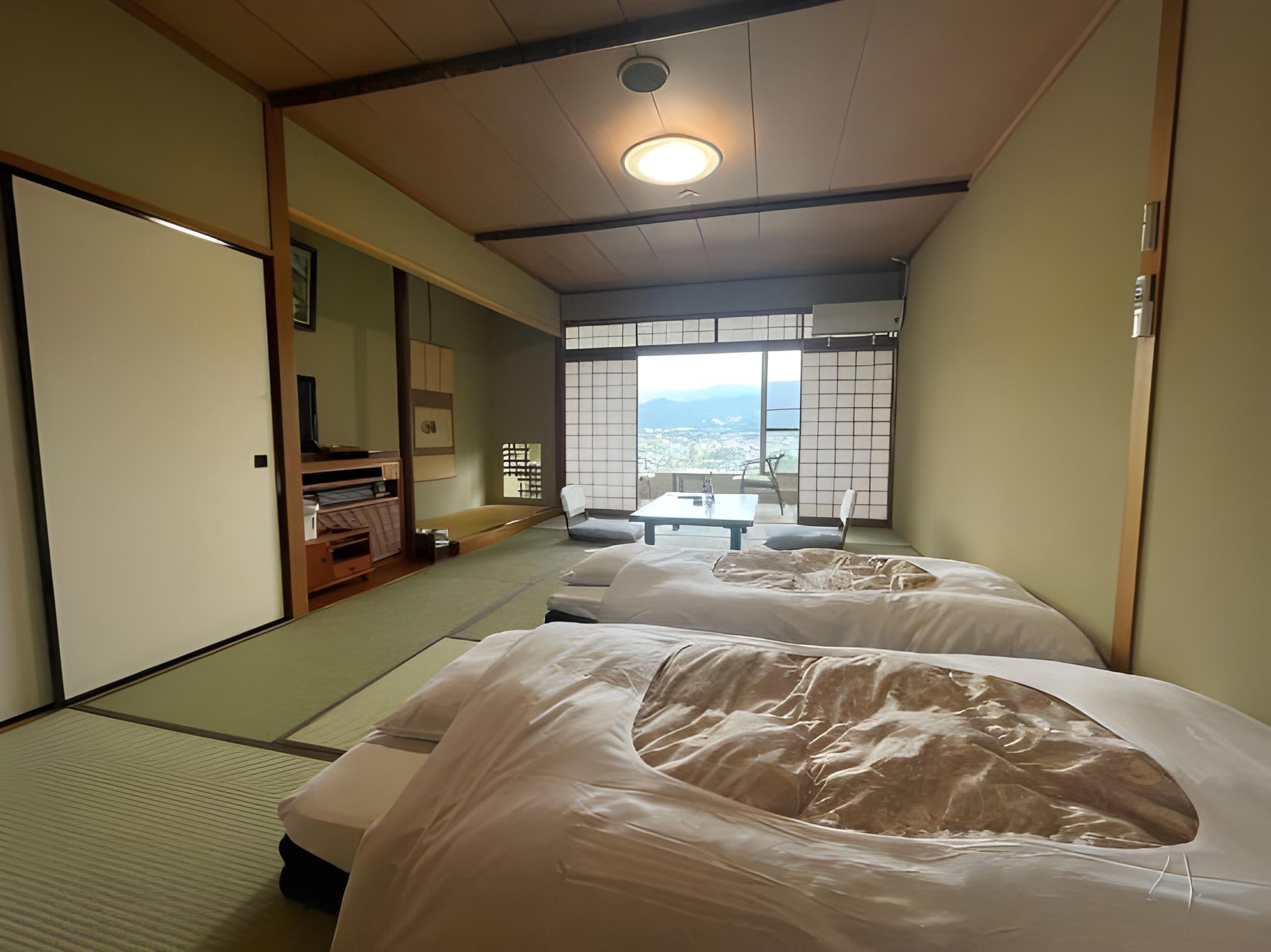 Japanese, Low Floor, South Wing