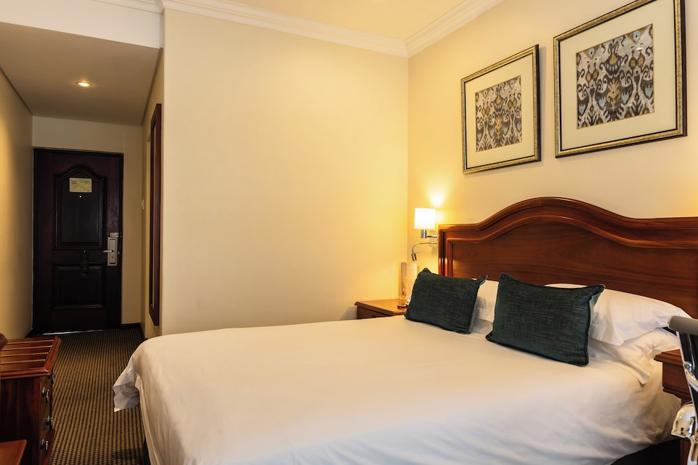 Premier Hotel Regent East London 12/59
