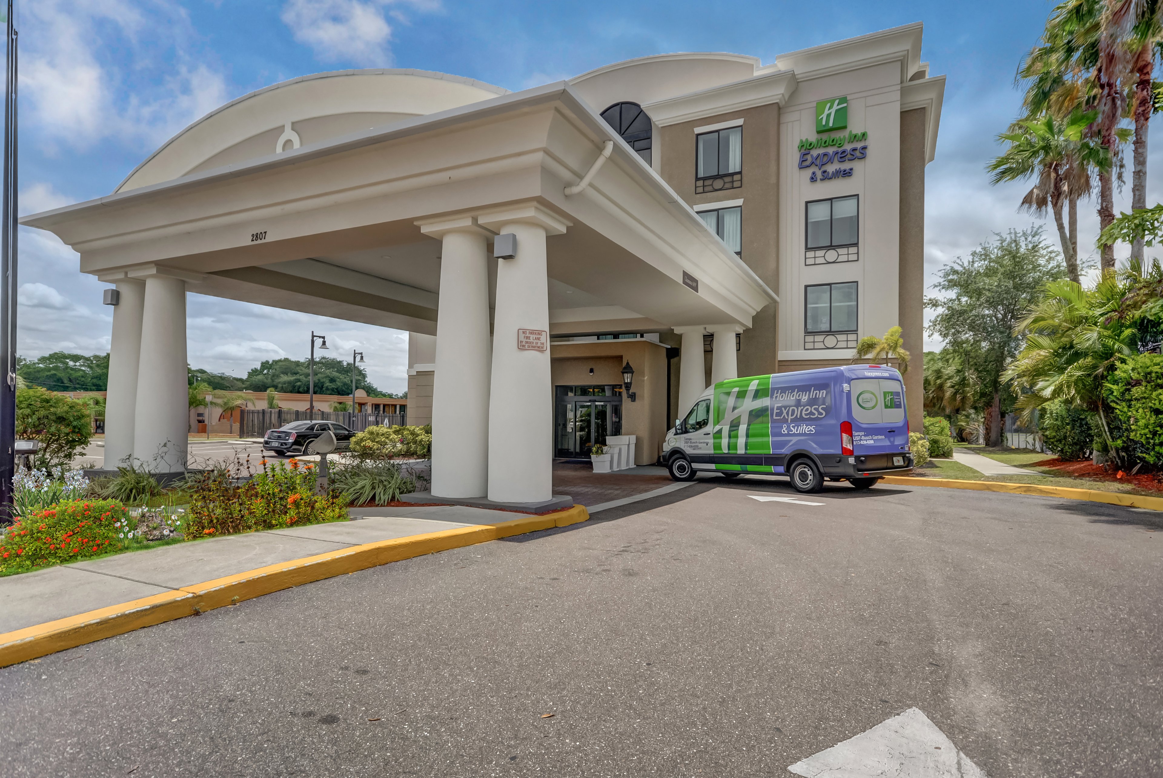 Holiday Inn Express Hotel Suites Tampa Usf Busch Gardens 66/70