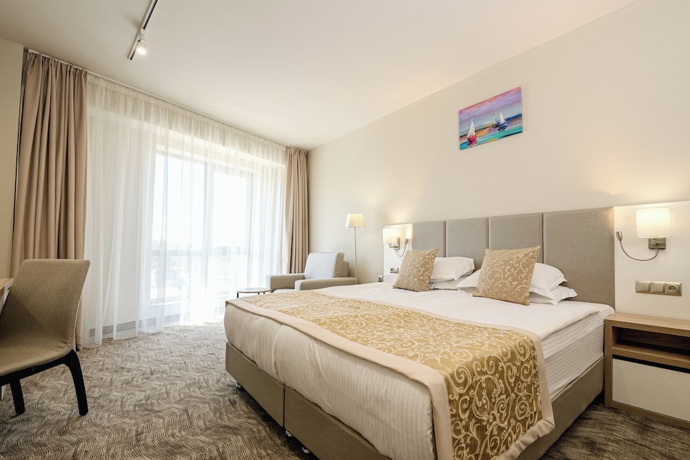 Laguna Park Sunrise Hotel 17/50
