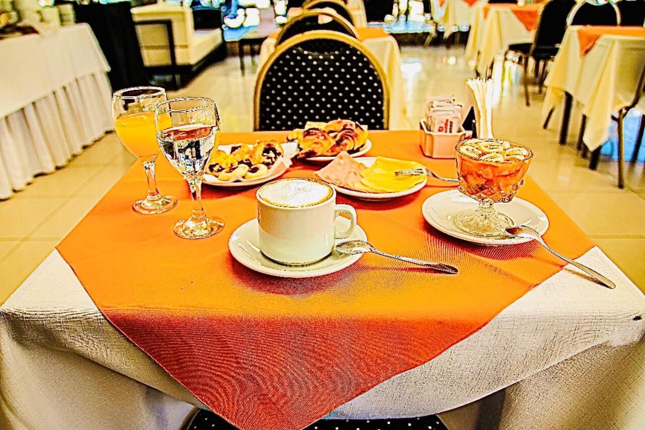 Hostal Del Sol 43/55