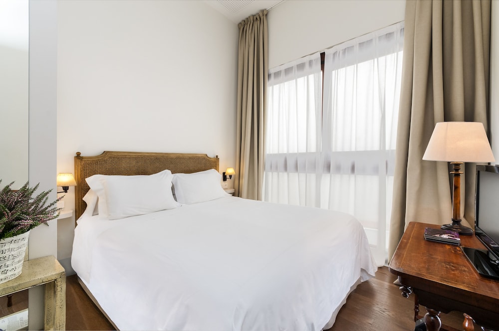 Amadeus Hotel Sevilla 17/87