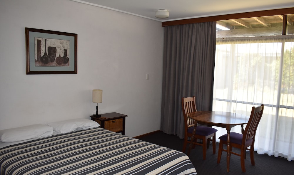 COONAWARRA MOTOR LODGE 15/38
