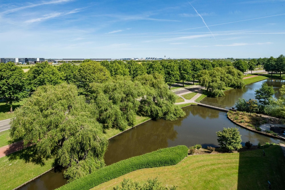Radisson Blu Hotel Amsterdam Airport 76/80
