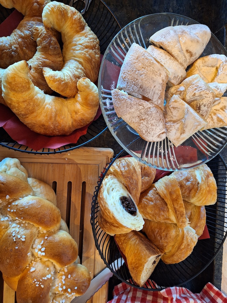Sweet Cherry Boutique Guesthouse Tyrol 10/28