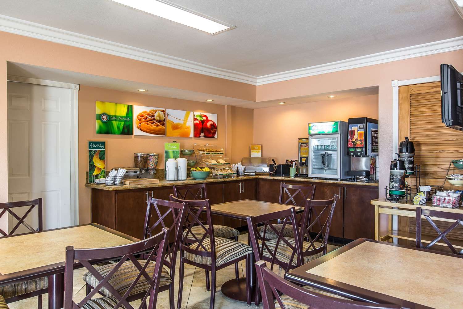 Quality Inn Lake Elsinore 38/51