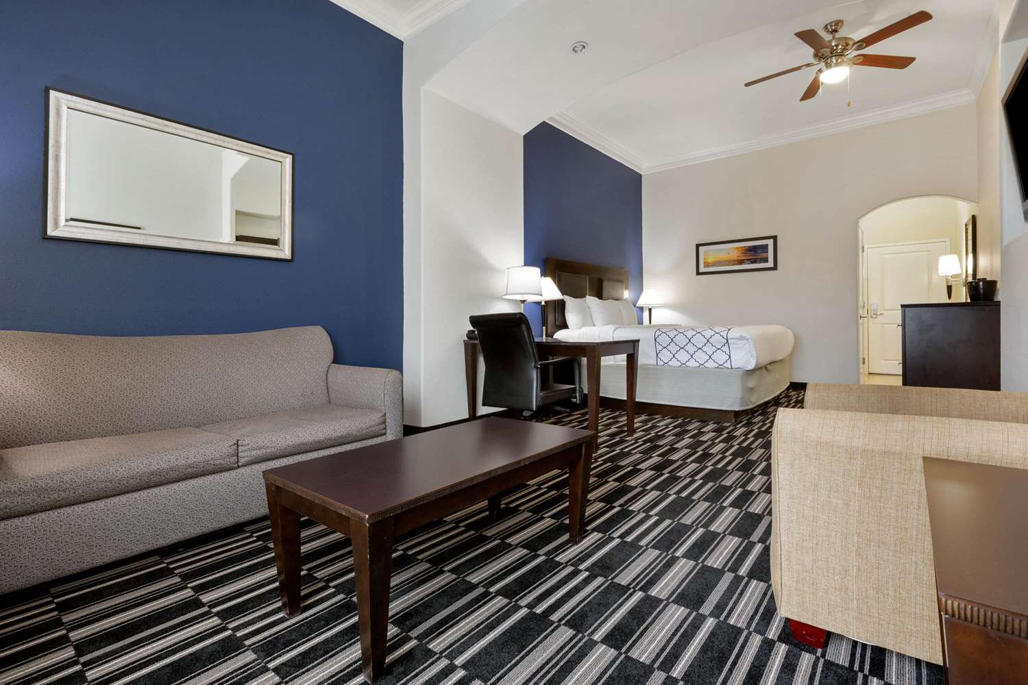 La Quinta Inn & Suites by Wyndham Alvin 35/55