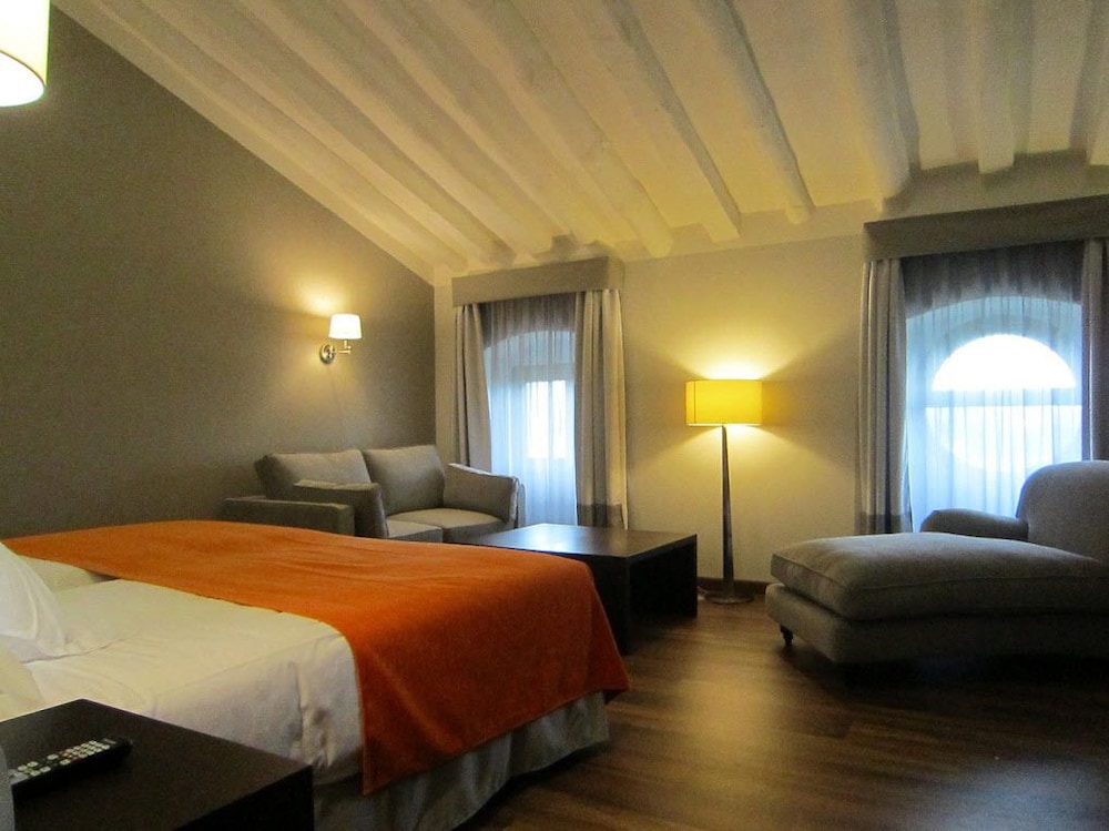 HOTEL TERMAS BALNEARIO TERMAS PALLARES 18/49