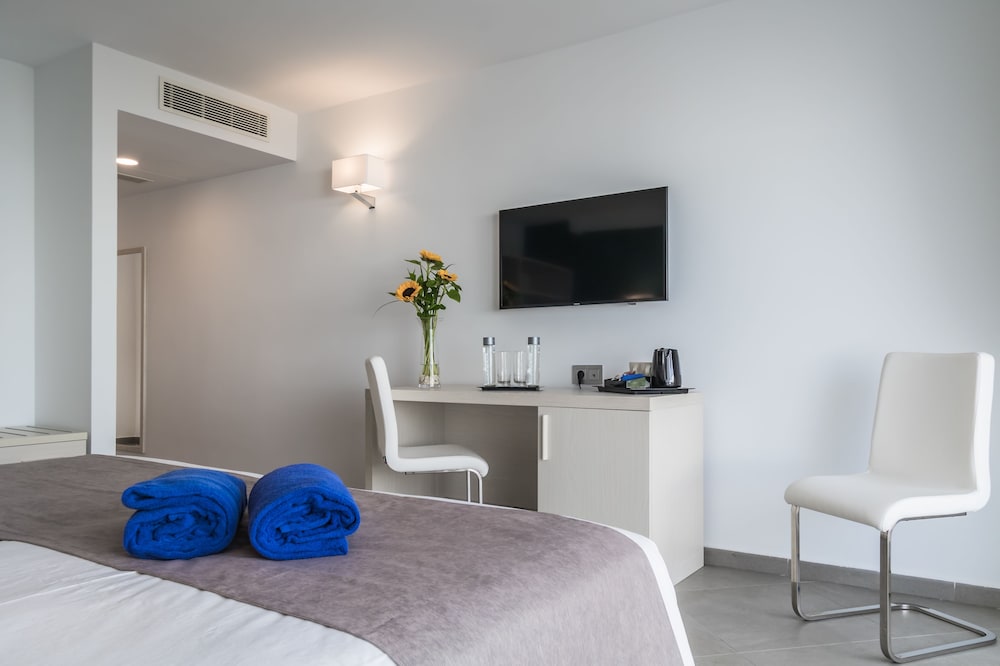 Aparthotel Esquinzo Y Monte Del Mar 31/50
