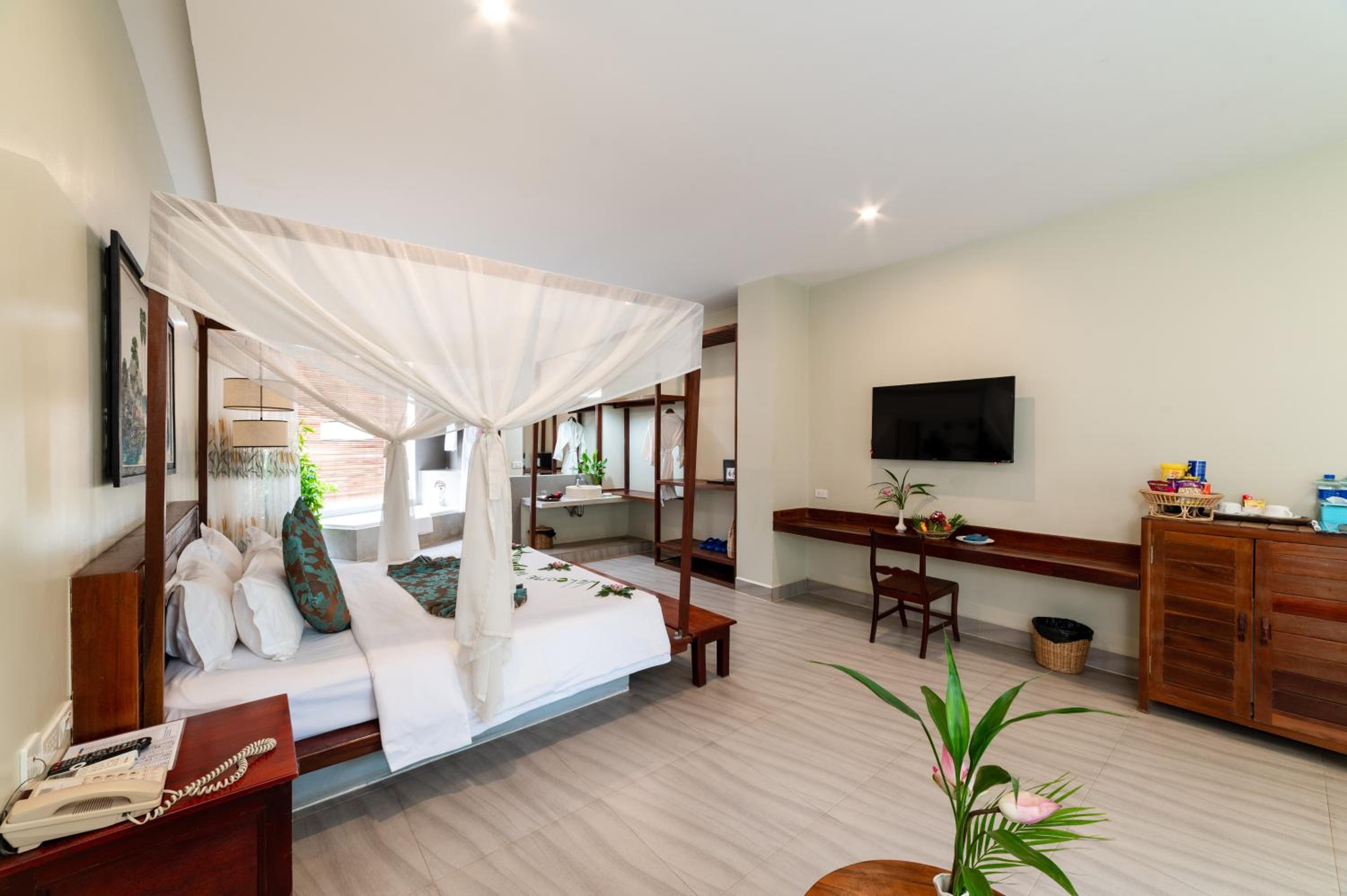 Premier, Deluxe, Double Bed, Bayon Modern Residence 7/10