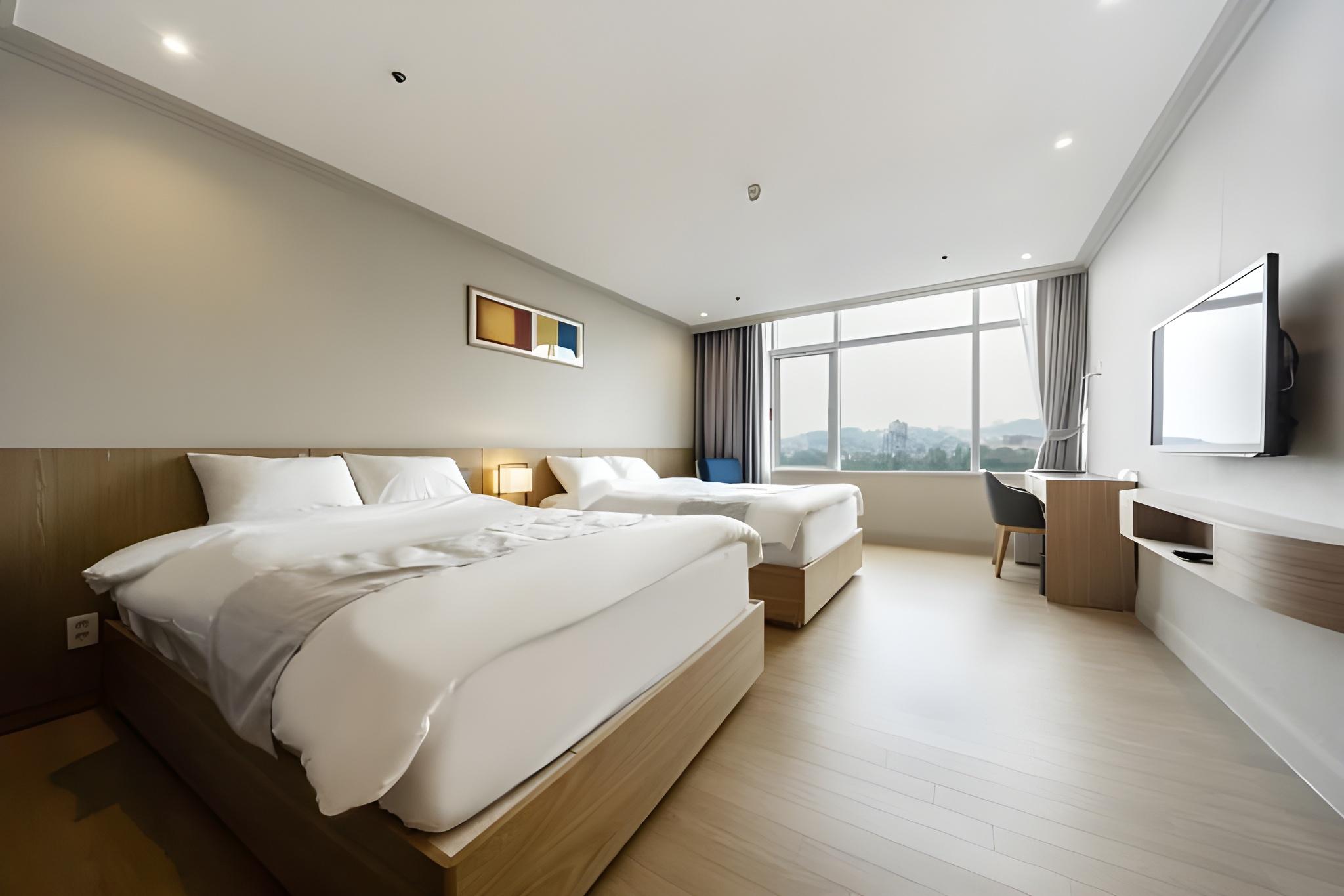 Family, Twin Beds, Hanok View