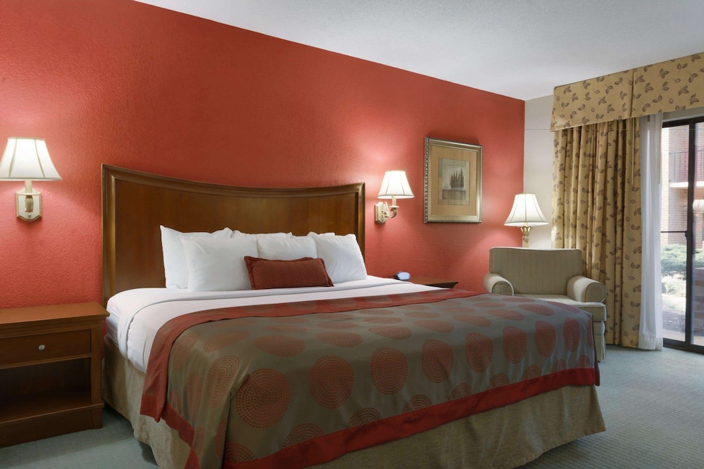 Ramada By Wyndham Raleigh 11/30